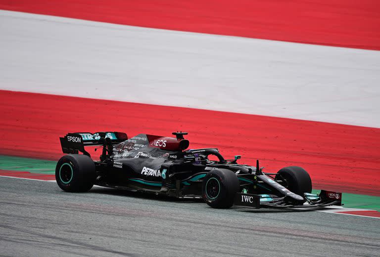 El Mercedes de Lewis Hamilton, durante la segunda sesión de práctica en el Red Bull Ring