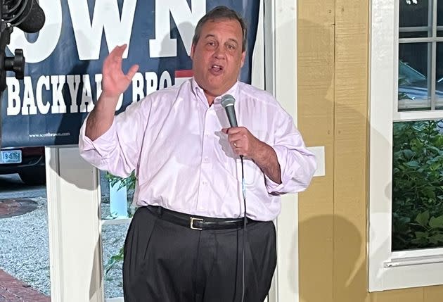 Former New Jersey Gov. Chris Christie speaks to a crowd at former ambassador Scott Brown's 