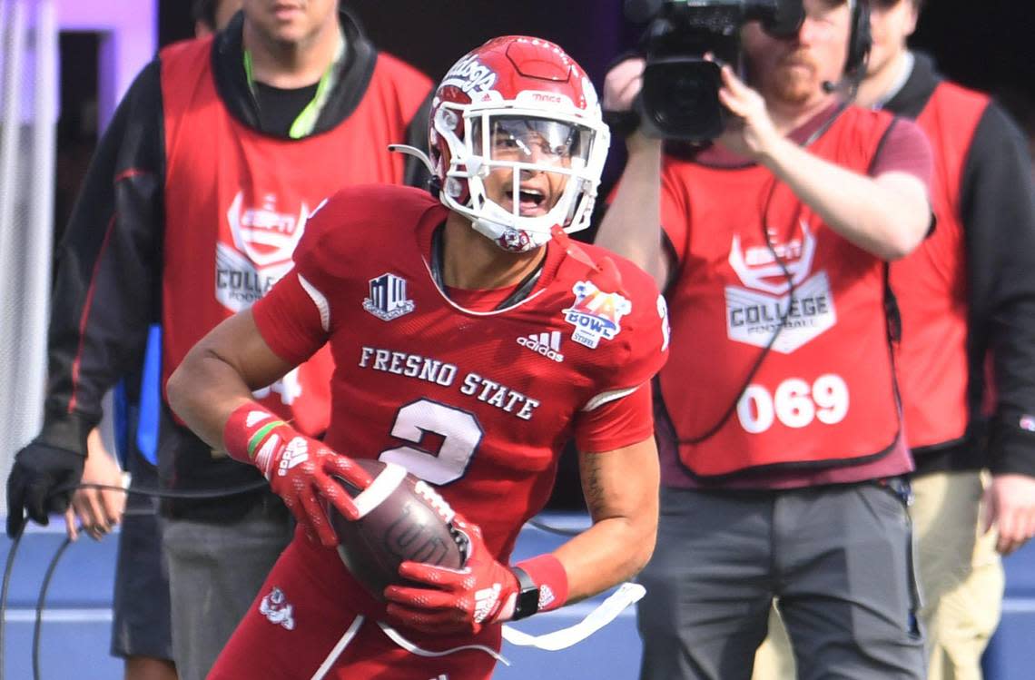 Fresno State’s Zane Pope celebrates his touchdown at the Jimmy Kimmel LA Bowl against Washington State Saturday, Dec. 17, 2022 in Inglewood, CA.