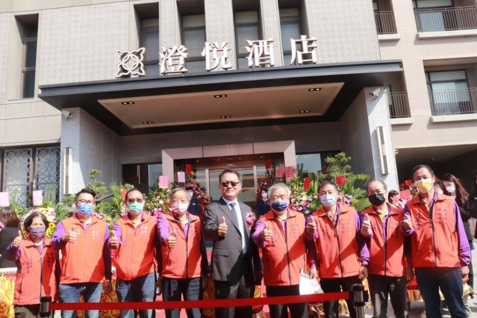 澄悅酒店竣工典禮時，賀客盈門。（記者何國榮攝）