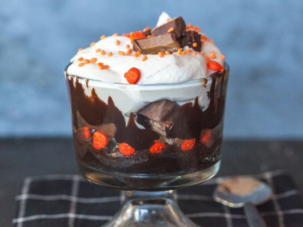 Trifle with brownies, hot fudge and ice cream