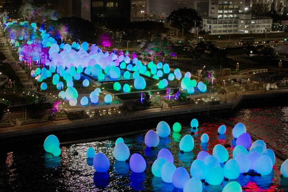 teamLab, Exhibition view of teamLab: Continuous, 2024, Tamar Park, Hong Kong © teamLab, Courtesy Pace Gallery