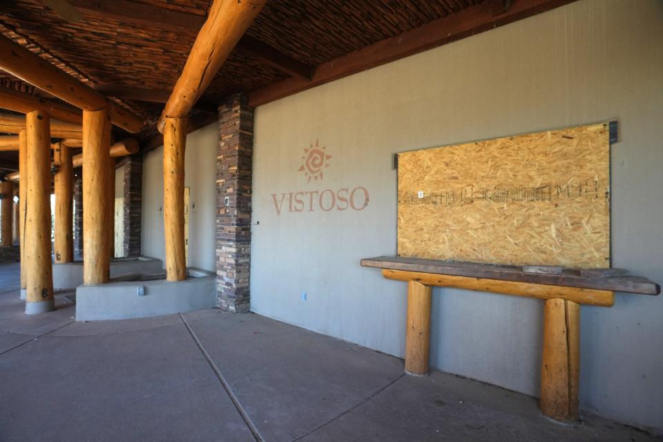 In June 2018 Rancho Vistoso Golf Course turned off its water and abandoned the course. The community rallied and fought off investors from developing the land. The Conservation Fund recently purchased the vacant 202-acre golf course property in Oro Valley with the help of 600 individuals who raised $1.8 million. This restaurant will be torn down and the area will be maintained as a nature preserve and a trail system.