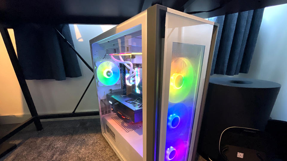 RTX 4090 in PC case