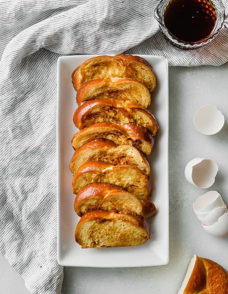 <p>La recette classique du pain perdu à base de lait, de jaunes d’œufs, de sucre, et de beurre fondu. Un appareil facile et rapide à préparer, idéal pour imbiber du pain rassis ou de la brioche.</p><p>Découvrir <a href="https://www.browneyedbaker.com/french-toast/" rel="nofollow noopener" target="_blank" data-ylk="slk:la recette;elm:context_link;itc:0;sec:content-canvas" class="link ">la recette</a></p><br>