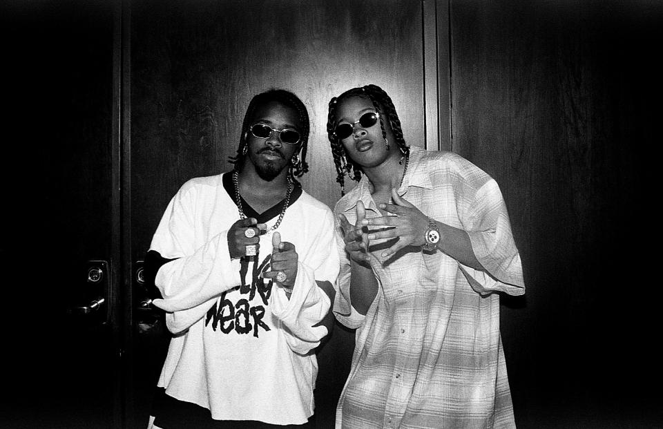 Jermaine Dupri and Da Brat pose at the Swissotel in Chicago, Illinois in June 1994.