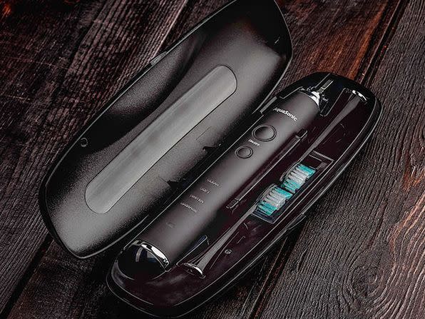 It even comes with a sleek travel case. (Photo: Amazon)
