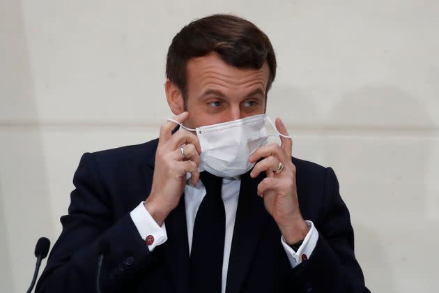 Face à la remontée du Covid-19, Emmanuel Macron a annoncé que la 3e dose sera nécessaire pour bénéficier du pass sanitaire pour les plus de 65 ans. (Photo: via Associated Press)