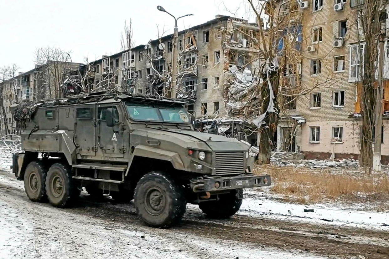 Un véhicule militaire russe dans la ville d'Avdiivka, au nord de Donetsk, en Ukraine, le 19 février 2024.  - Credit:Tass / Tass/ABACA