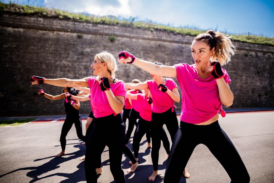 Schweißtreibendes Workout: Piloxing vereinbart Boxen mit Pilates.  - Copyright: Getty Images