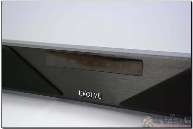 小空間也能享受好聲音，整合無線耳機的 EVOLVE SB-2600 SoundBar 開箱評測動耳聽