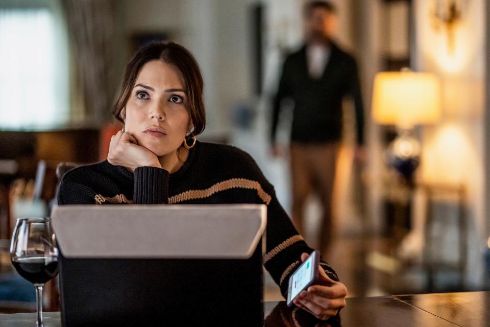 mandy moore as benita, dr death season 2