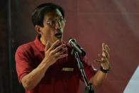 <p>Chee Soon Juan, decrying the “dirty politics” of the PAP. (Photo: Joe Nair for Yahoo Singapore)</p>