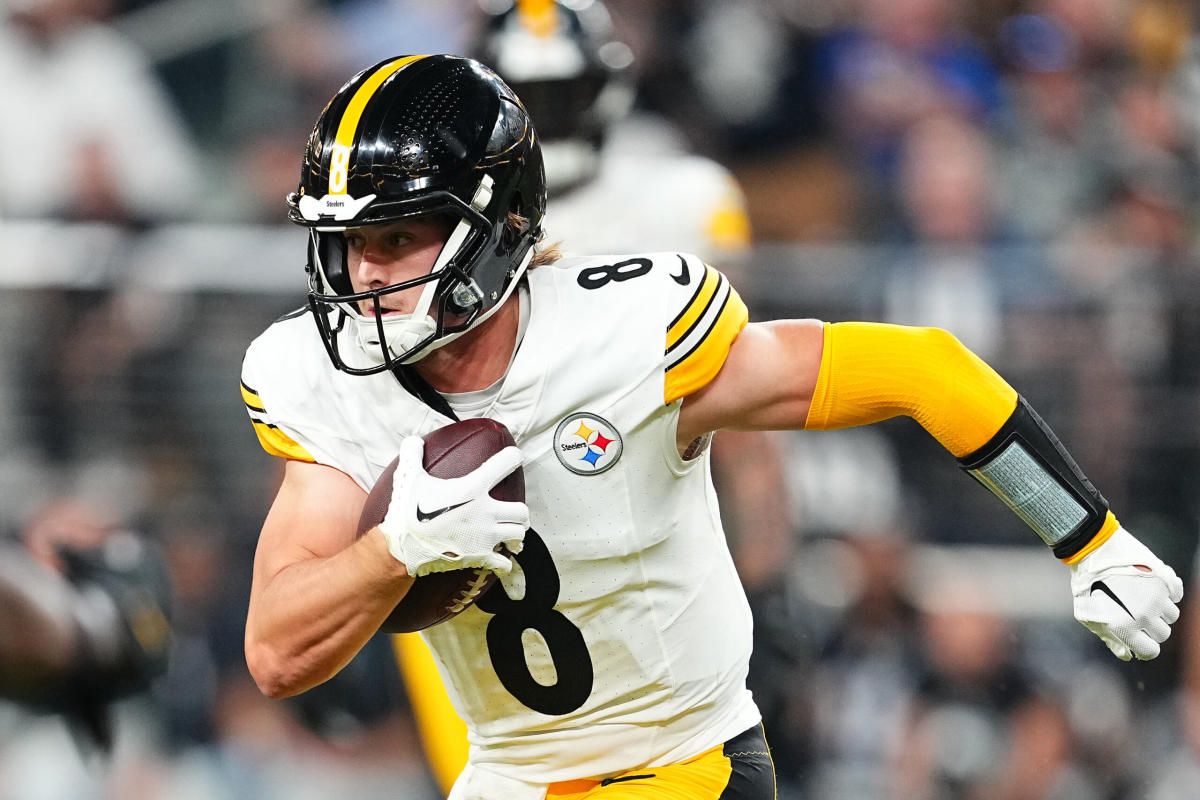 Steelers QB Kenny Pickett OUT after knee injury vs Texans