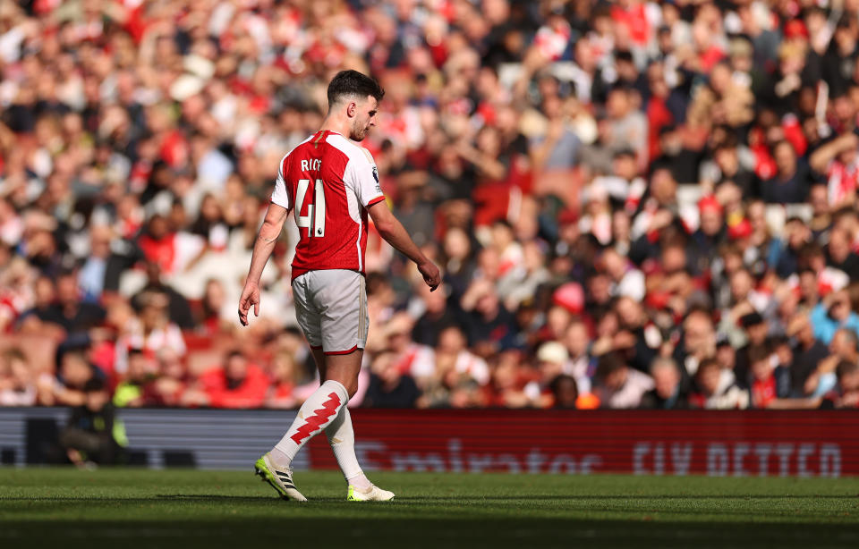 LONDON, ENGLAND - SEPTEMBER 24: Declan Rice of Arsenal reacts during the Premier League match between Arsenal FC and Tottenham Hotspur at Emirates Stadium on September 24, 2023 in London, England. (Photo by Ryan Pierse/Getty Images)