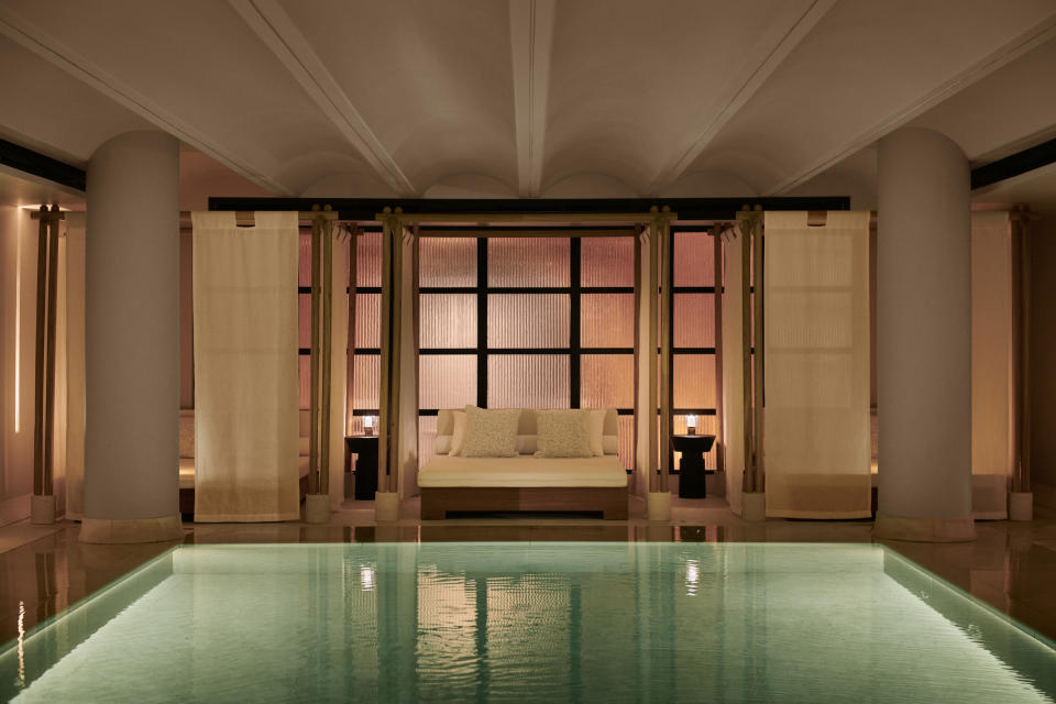 Claridge’s Spa and swimming pool.