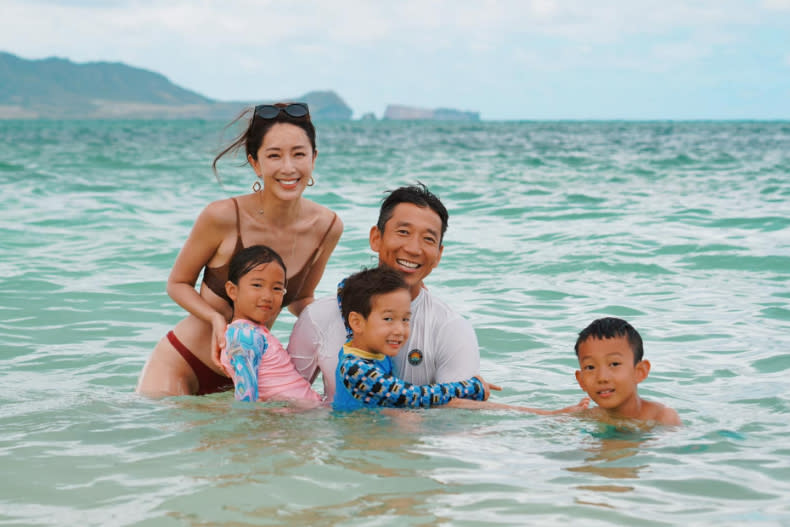 隋棠在社群中提到，全家人最近到夏威夷的微深度旅行1個月，更因為那裏有全球最美沙灘之一美名的「Lanikai beach」