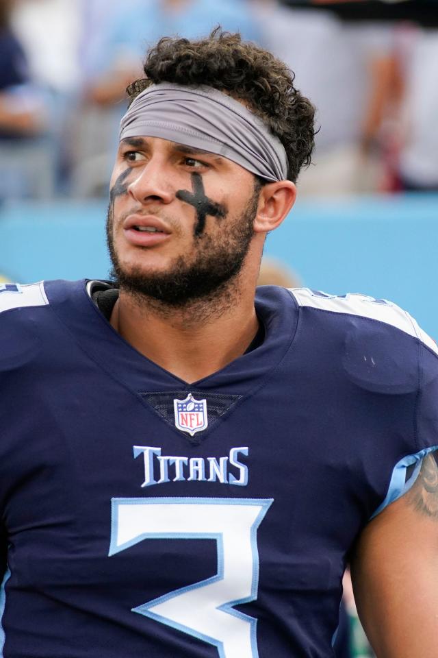 How Titans' Mike Vrabel, Derrick Henry are supporting Caleb Farley after  dad dies in house explosion