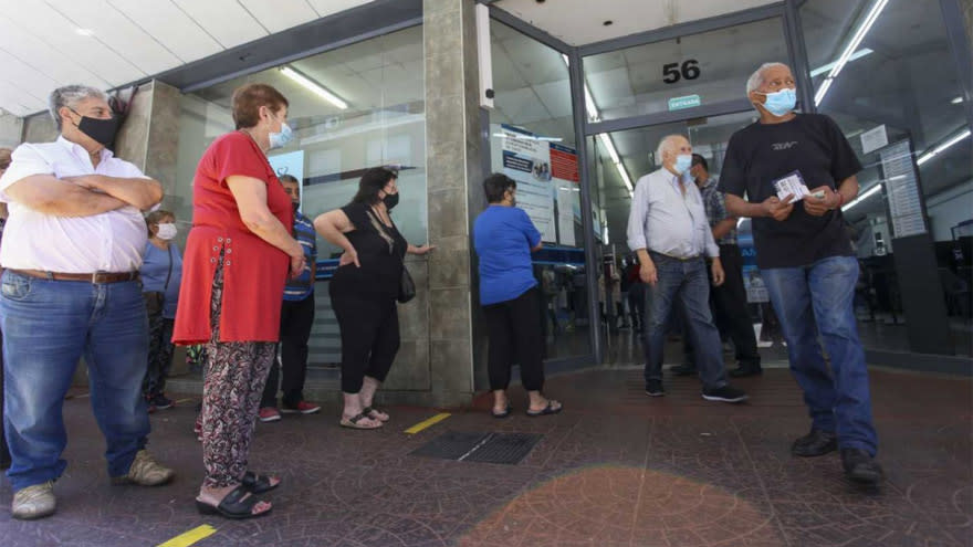 Jubilados y pensionados recibirán un bono de $21.000 que se pagará en tres tramos.