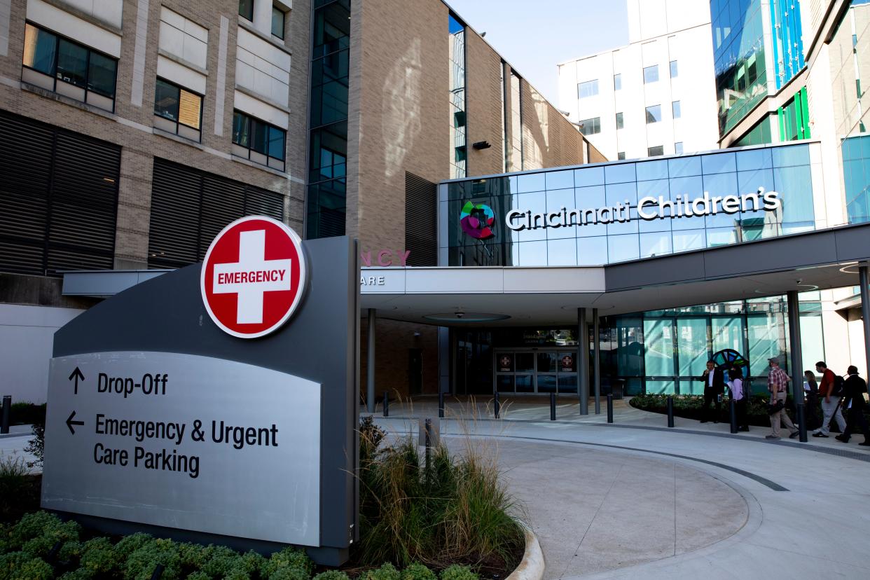 A view of the emergency room drop-off and entrance at the Cincinnati Children's Hospital Medical Center's Critical Care Building in Avondale. Cincinnati Children's reported Friday an increase in respiratory syncytial virus has backed up its emergency departments and urgent cares with longer wait times.