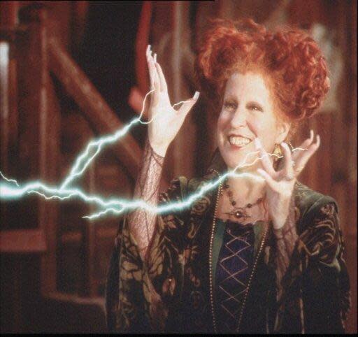 Bette Midler in scene from movie "Hocus Pocus", photo