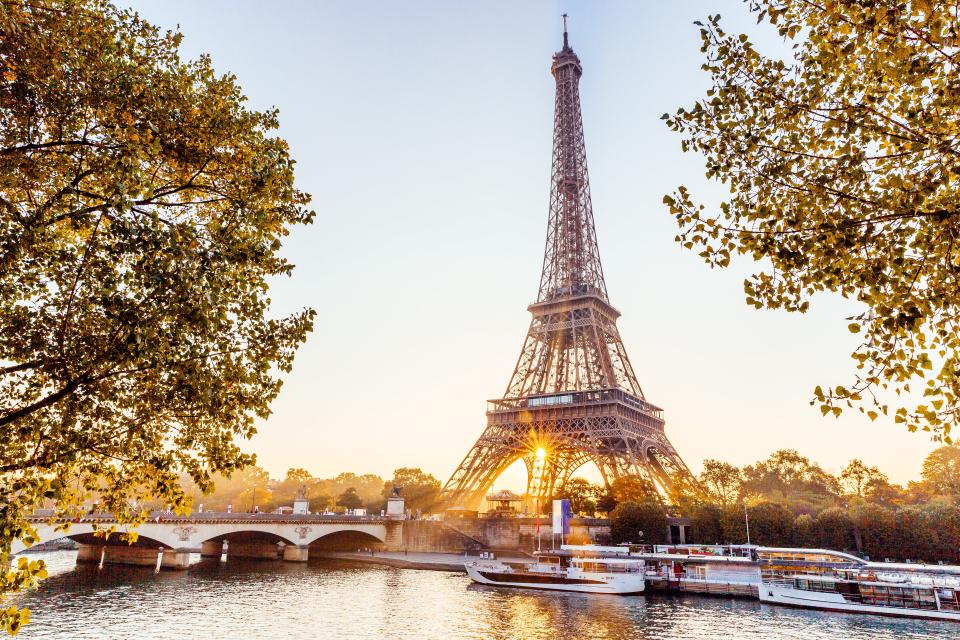 <h1 class="title">Eiffel Tower and Seine River at sunrise, Paris, France</h1><cite class="credit">Alexander Spatari</cite>