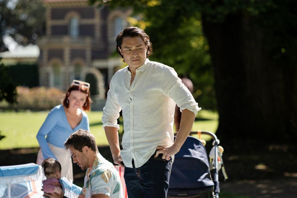 Friday, February 4: Everyone tries to enjoy the picnic