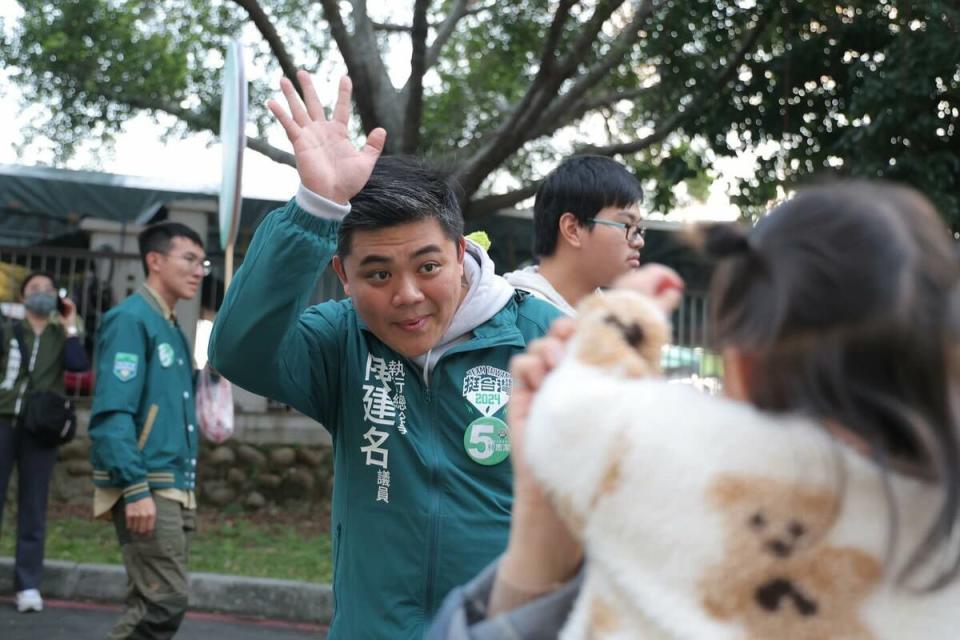 民進黨新竹市黨部主委、新竹市議員陳建名。   圖：翻攝自陳建名臉書