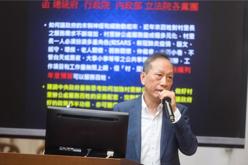 全國村里長聯誼會總會長楊鑫坤2023年6月到立院拜訪，爭取村里長權益。（全國村里長聯誼會提供）