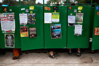 <p>Revellers use the public lavatories at Worthy Farm in Somerset during the Glastonbury Festival in Britain, June 22, 2017. (Photo: Dylan Martinez/Reuters) </p>