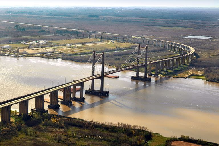 El puente Zárate-Brazo Largo