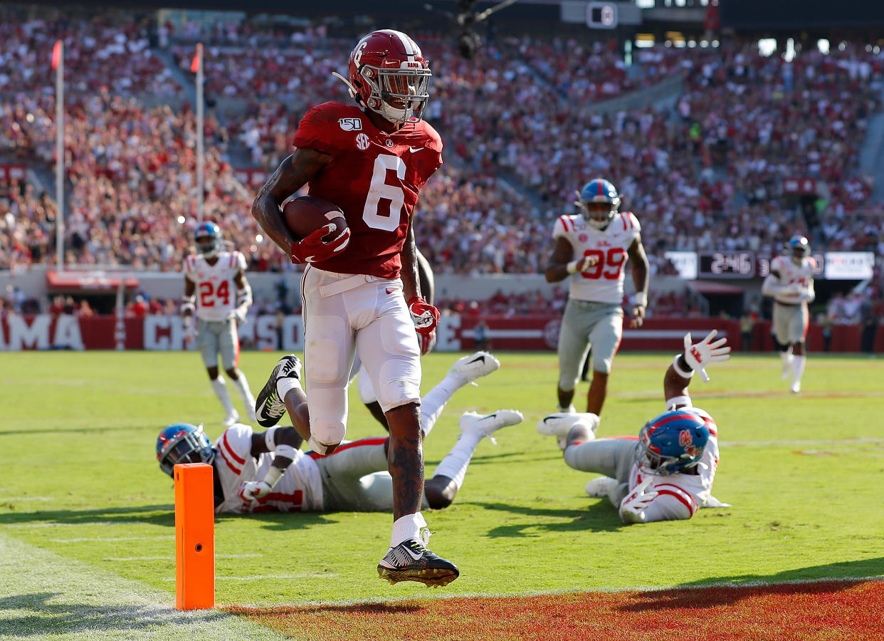 TUSCALOOSA, ALABAMA - SEPTEMBER 28:  DeVonta Smith #6 of the Alabama Crimson Tide takes this reception in for a touchdown against the Mississippi Rebels at Bryant-Denny Stadium on September 28, 2019 in Tuscaloosa, Alabama. (Photo by Kevin C. Cox/Getty Images)