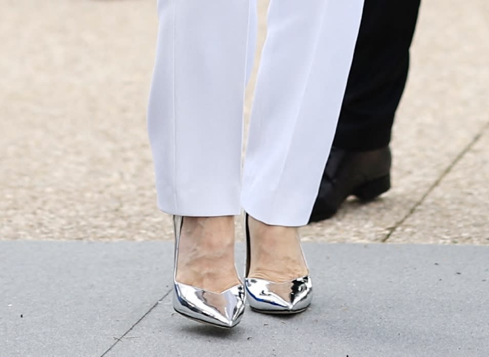 A closer look at the metallic pointed pumps worn by Meryl Streep at Cannes Film Festival