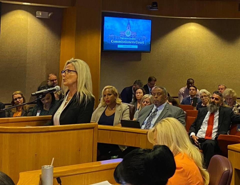 Leigh Wambsganss of Patriot Mobile Action speaks at a Tarrant County Commissioners Court meeting against funding a local girls group.