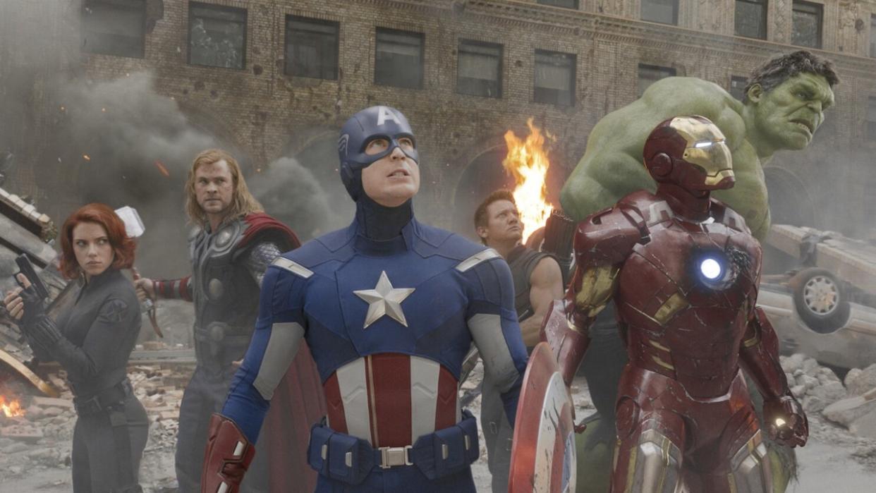  MCU's Avengers getting ready to fight Chitauri. 