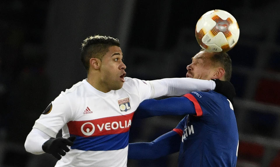 Lyon’s Mariano uses his physical attributes once again to cause havoc within the CSKA Moscow defence.