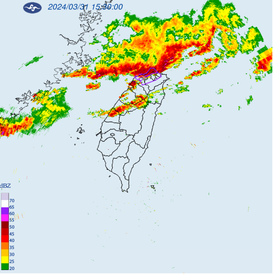 氣象署也在稍早針對台北市、新北市、桃園市發布大雨特報，提醒民眾注意雷擊、強陣風。氣象署稍早並針對台北市山區發布災防告警。   圖：翻攝自中央氣象署官網