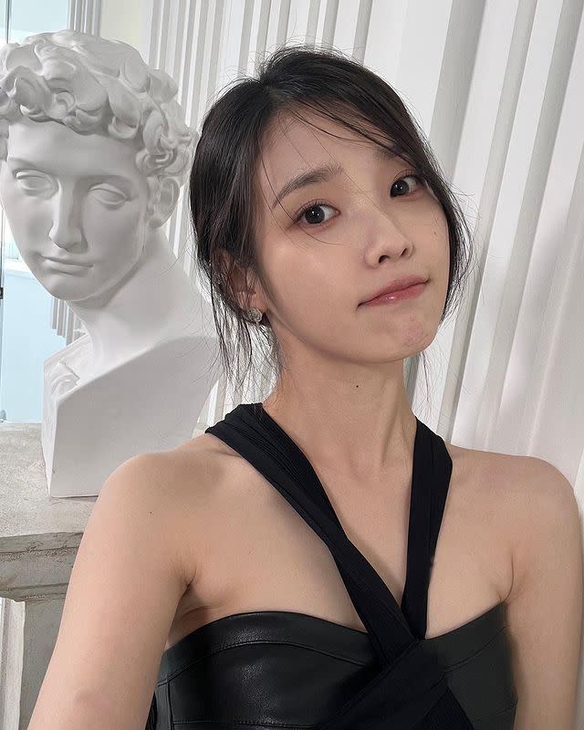 IU（李知恩）去年底與李鍾碩大方公開戀情。（圖／翻攝自IU IG）