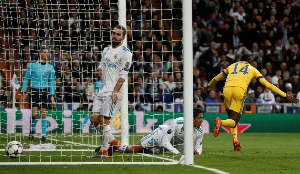 <p>Soccer Football – Champions League Quarter Final Second Leg – Real Madrid vs Juventus – Santiago Bernabeu, Madrid, Spain – April 11, 2018 Juventus’ Blaise Matuidi celebrates scoring their third goal REUTERS/Paul Hanna </p>