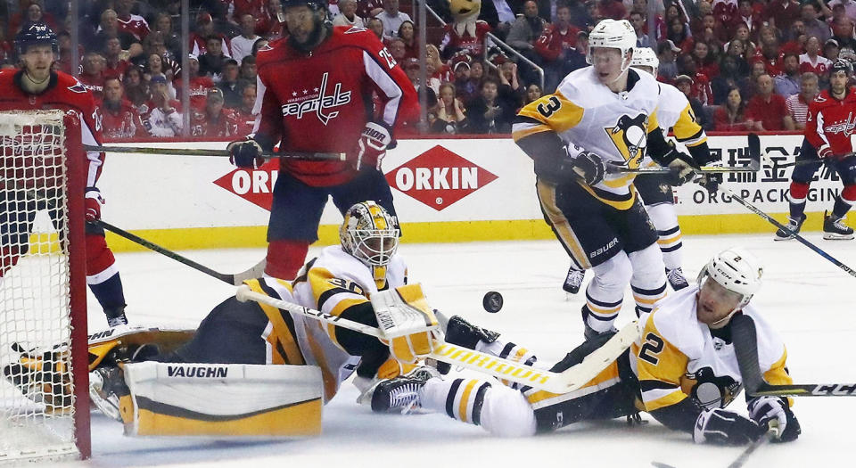 Matt Murray saves Pittsburgh’s bacon with a spectacular blocker save. (Photo by Bruce Bennett/Getty Images)