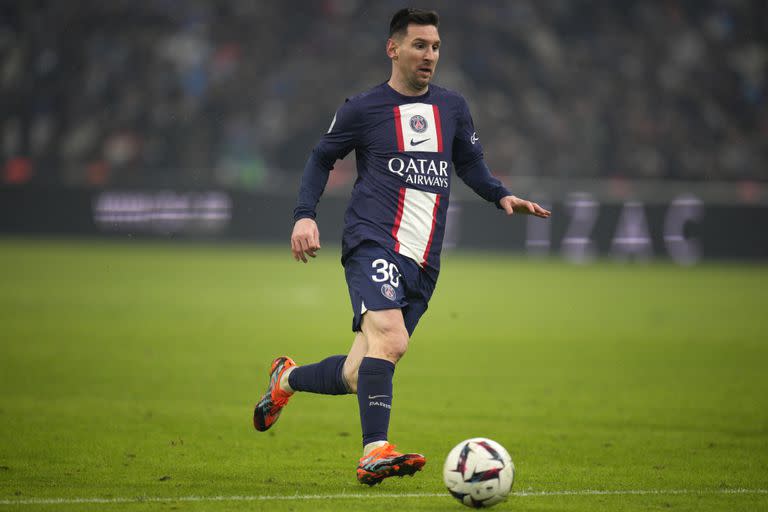 Lionel Messi es titular en el PSG este domingo por la Liga de Francia, donde el equipo se acerca al título.