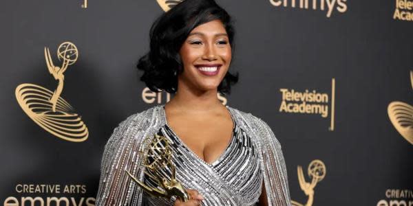 Taylor Simone Ledward, viuda de Chadwick Boseman, da emotivo discurso tras recibir su Emmy póstumo