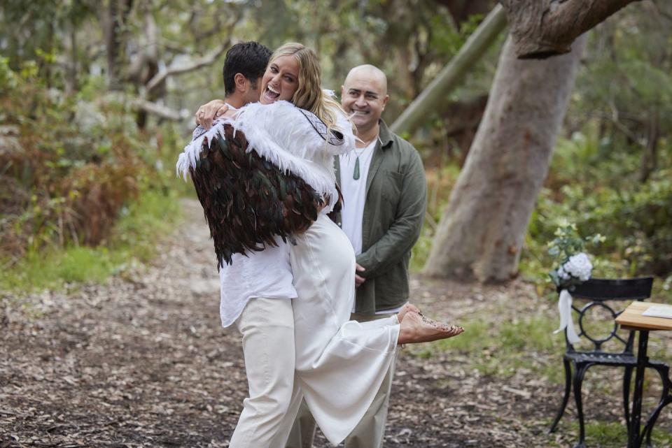 felicity newman and tane parata's wedding in home and away