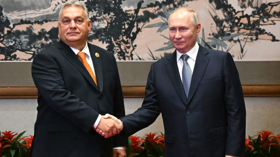 Viktor Orban (links) und Wladimir Putin. (Bild: Grigory Sysoyev/AP/dpa)