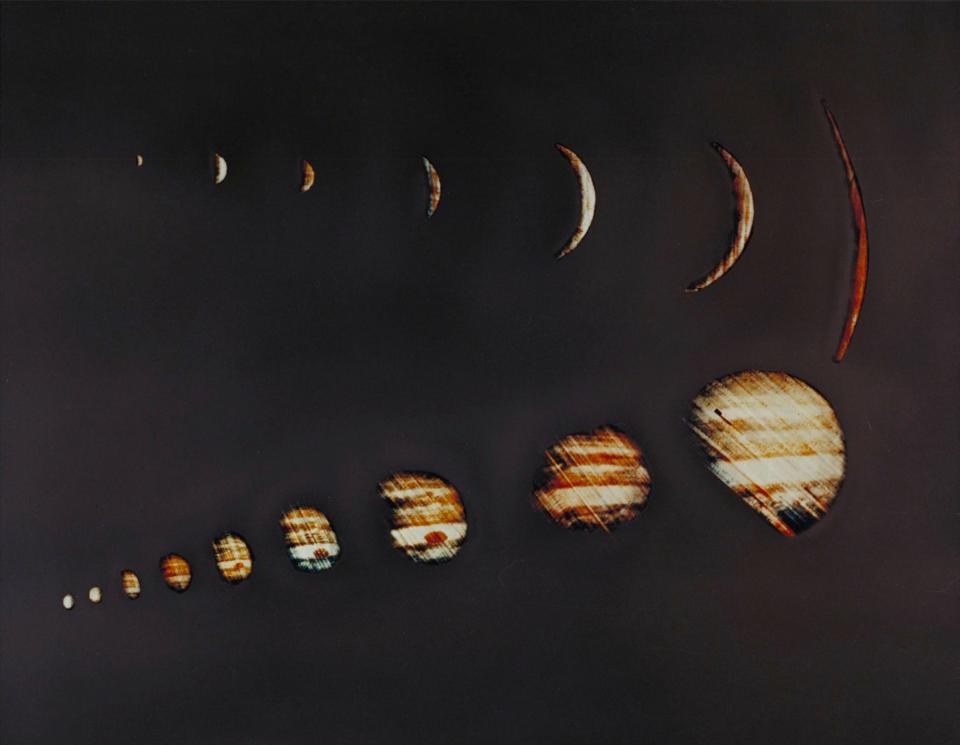 jupiter series of images of increasing size show the planet blurry with film lines across it getting closer and closer, in a thin crescent in the top image progression and in an almost-full bright disc in the bottom progression