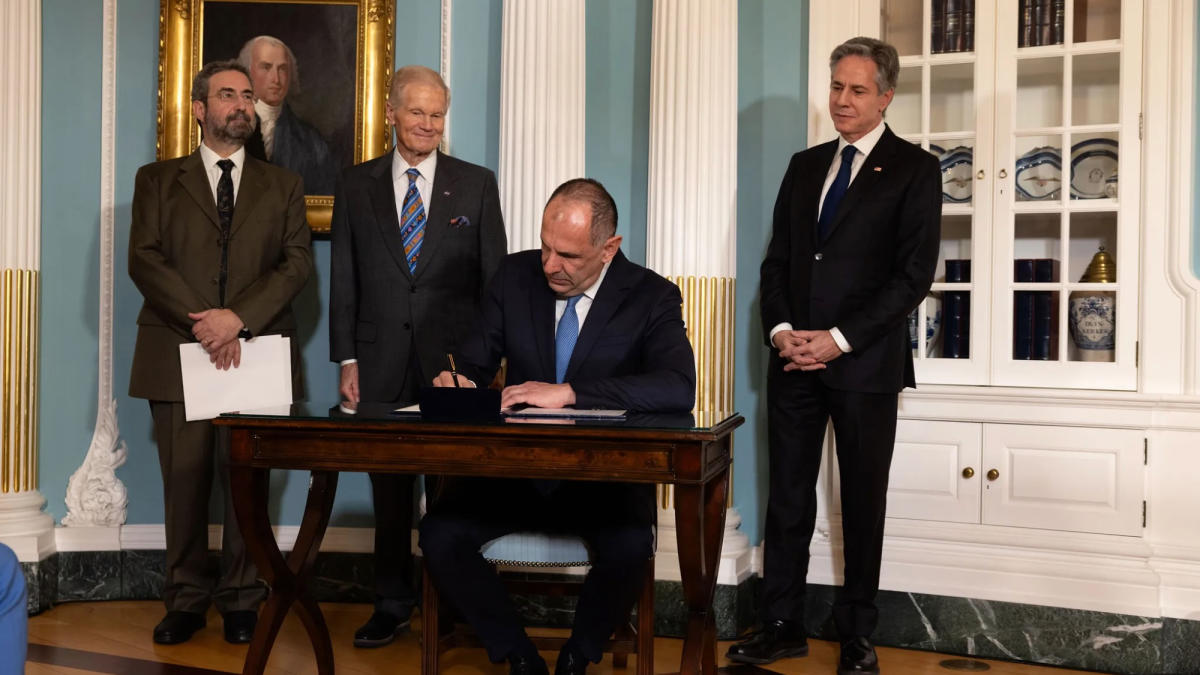 La Grèce signe les accords Artémis pour une exploration responsable de la Lune