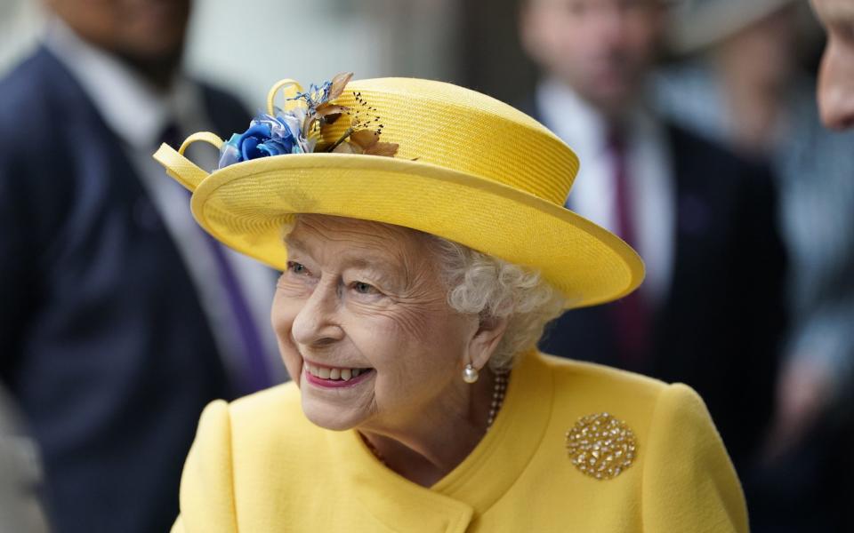 Queen all smiles as she officially opens Crossrail Elizabeth Line in London - Andrew Matthews /PA