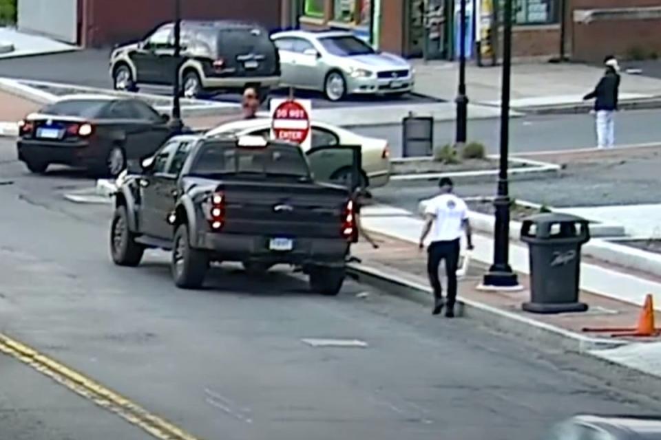 Video footage allegedly shows Fotis Dulos and Michelle Troconis disposing trash bags in Hartford (Law & Crime)