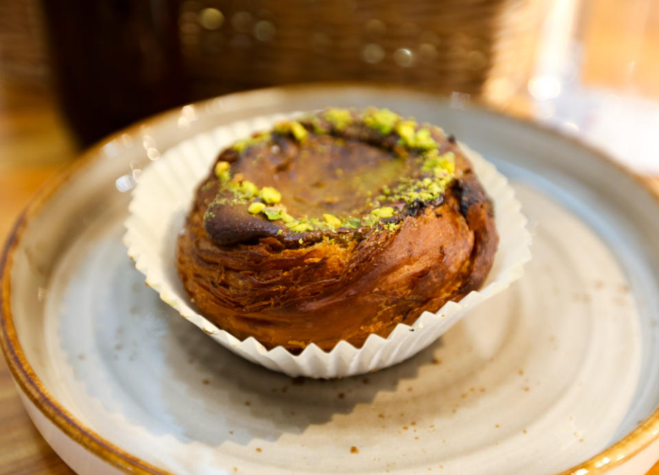 la levain - pistachio burnt cheese croissant