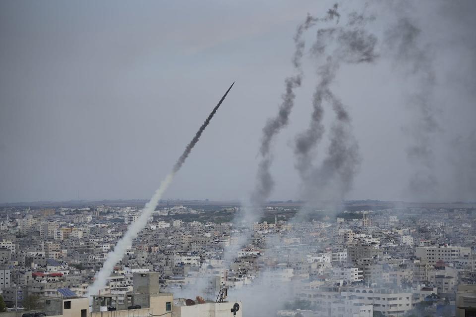 Hamas fired rockets into Israel as part of the Oct. 7, 2023, attack. <a href="https://newsroom.ap.org/detail/IsraelPalestinians/006937a3e5424b1cad4cd35b853349c5/photo" rel="nofollow noopener" target="_blank" data-ylk="slk:AP Photo/Hatem Moussa;elm:context_link;itc:0;sec:content-canvas" class="link ">AP Photo/Hatem Moussa</a>